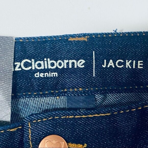 Liz Claiborne | NWT Cropped Denim Jeans - Picture 3 of 7